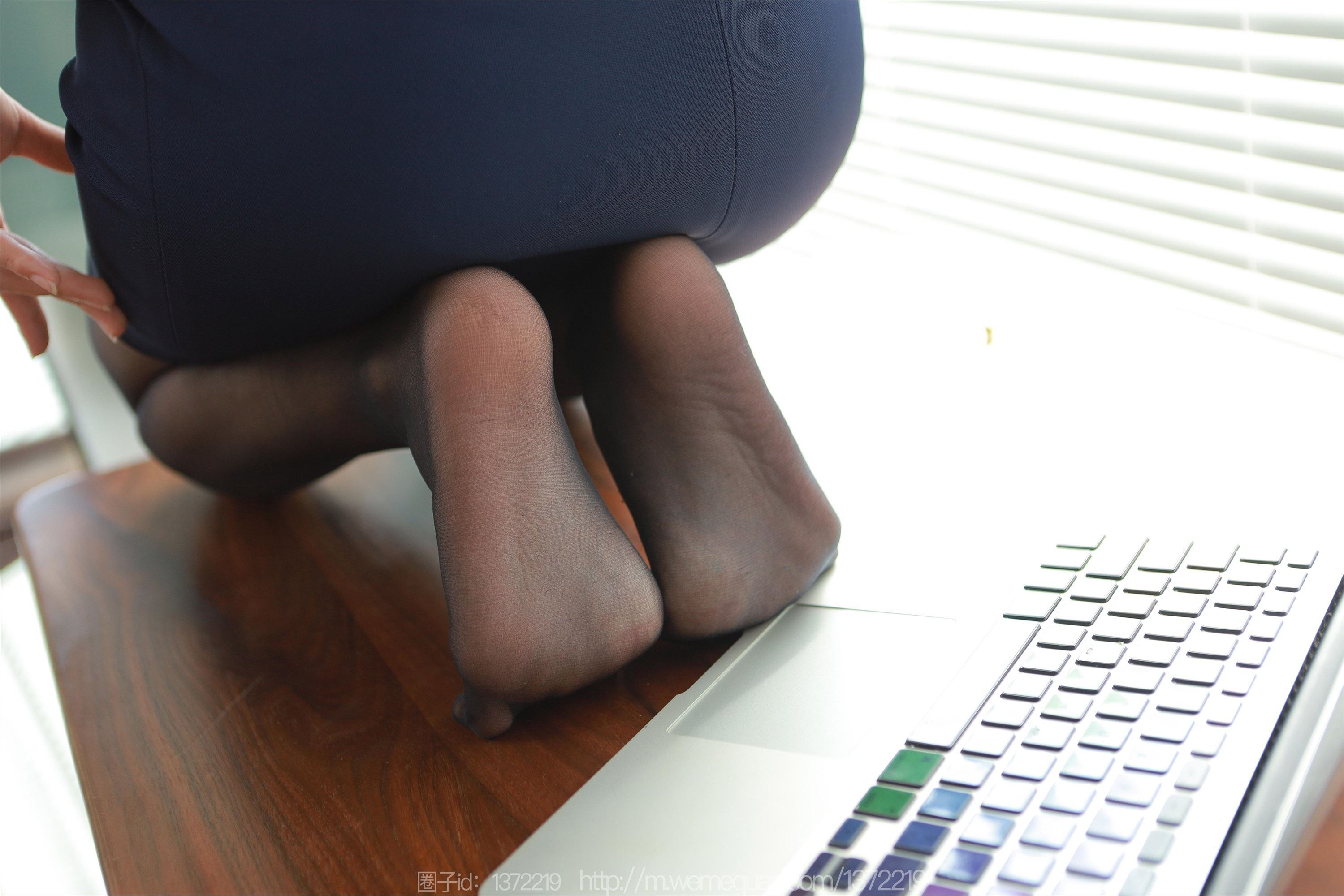 IESS异思趣向  2023.07.03 丝享家 1470 兔兔《一字马》